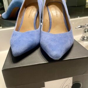 Beautiful Banana Republic Heels